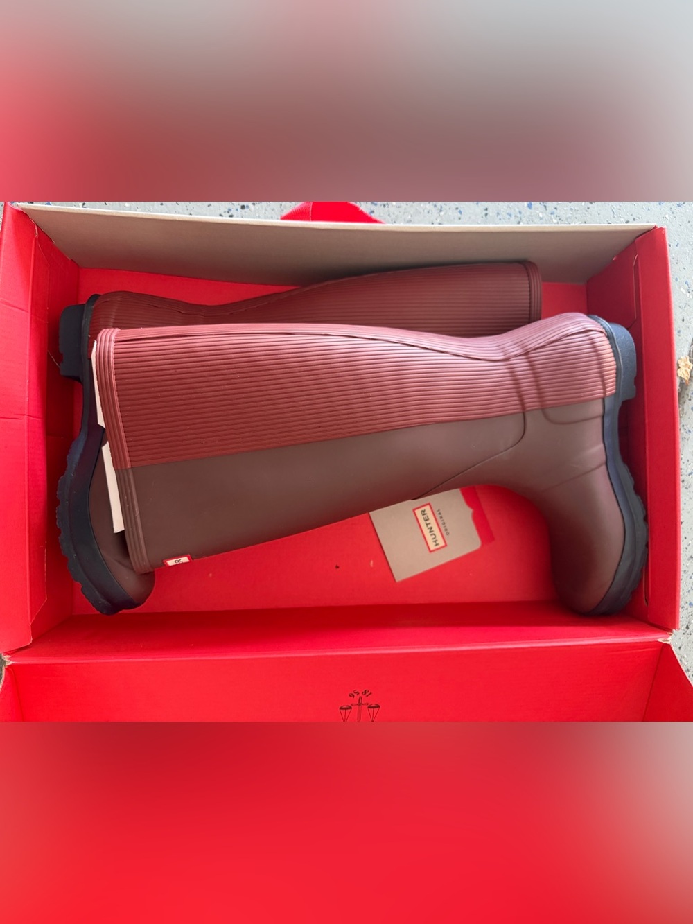 NWT Hunter Original Tall Ribbed Back Rain Boots Umber/Lava Red /Midnight Size 7